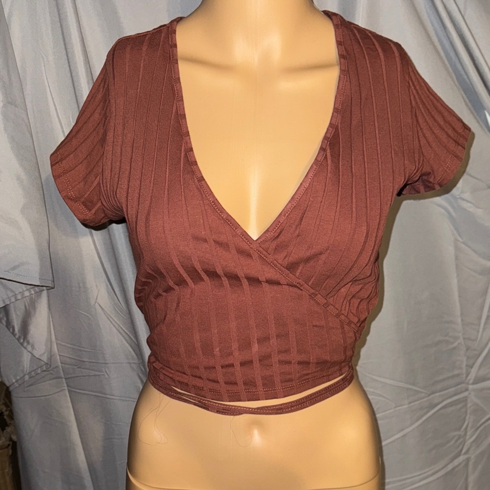 NWT Forever 21 Ribbed V-Neck Crop Top - Brown